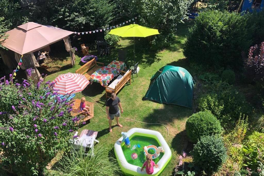 Souterrainwohnung Mit Grossem Garten Und Sauna カッセル エクステリア 写真
