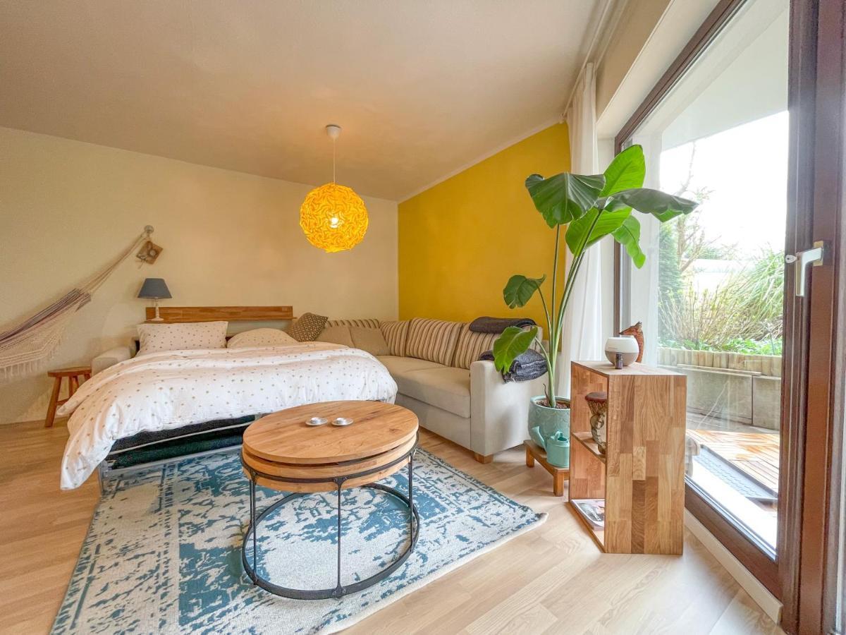 Souterrainwohnung Mit Grossem Garten Und Sauna カッセル エクステリア 写真